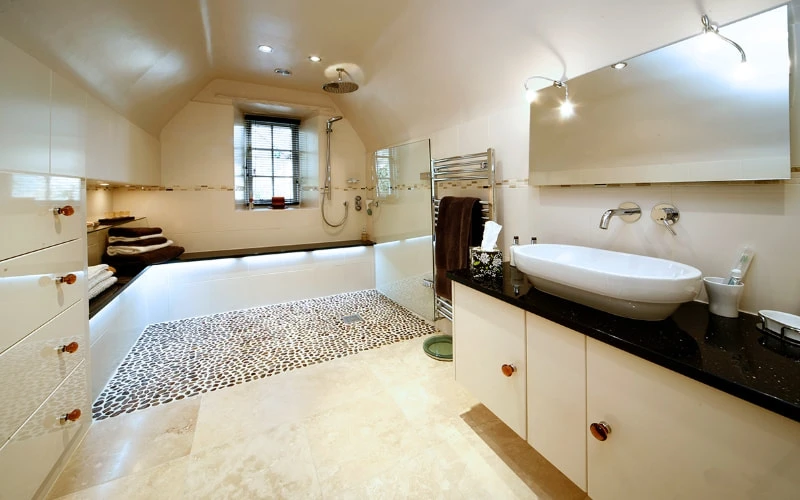 Ensuite shower room